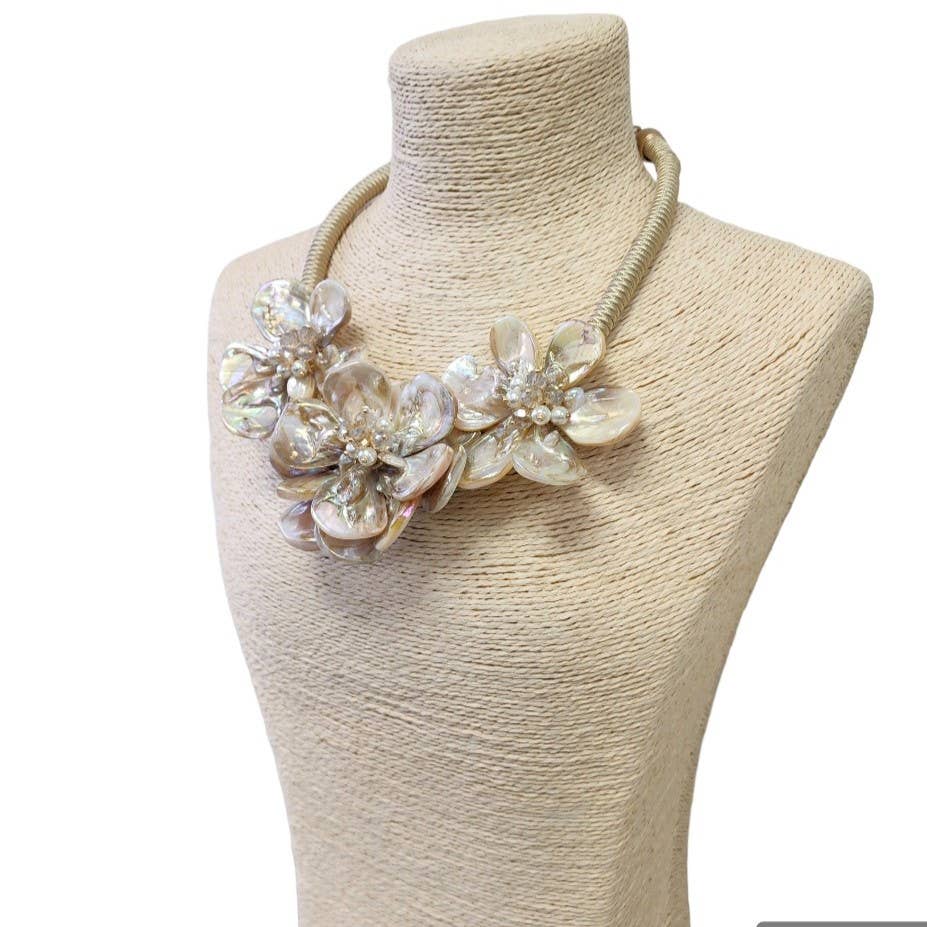 Flower Seashell Necklace