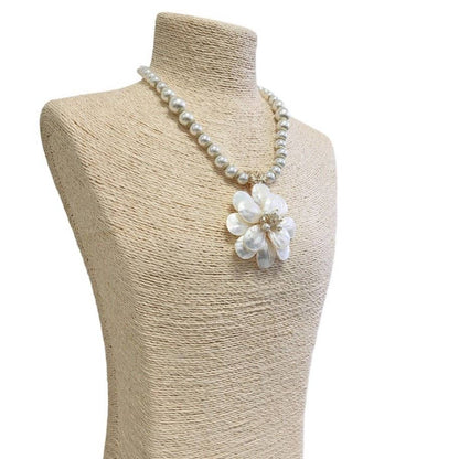 Flower Pearl Necklace