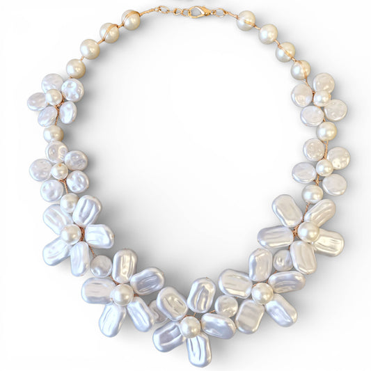 Flower Collar Pearl Necklace